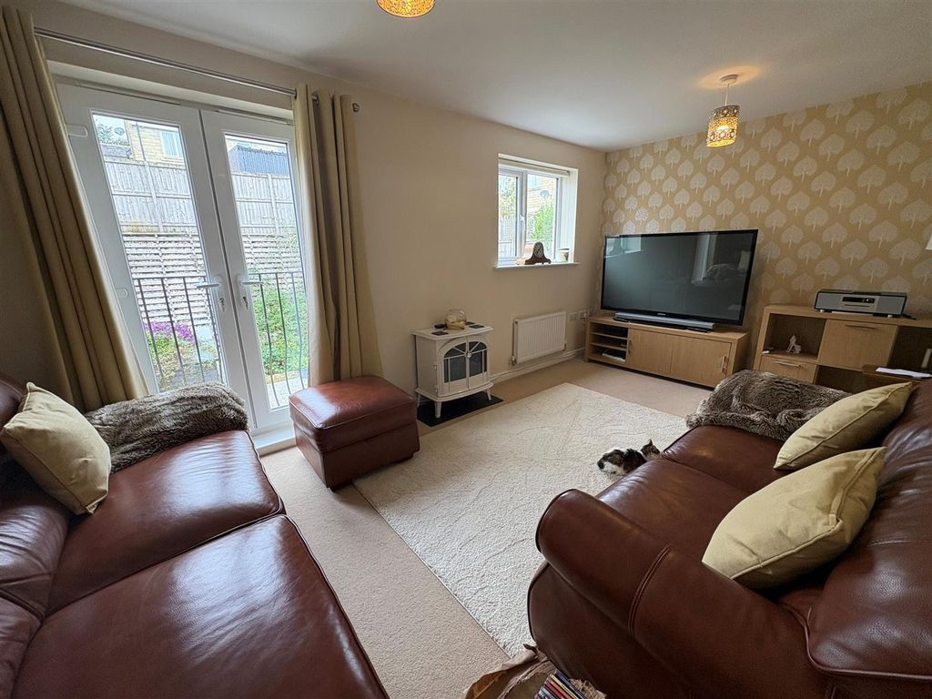 Property photo 2 of 23