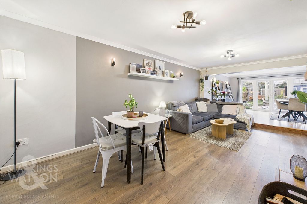 Property photo 2 of 29