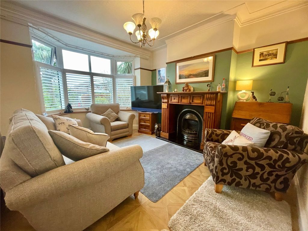 Property photo 2 of 22 Lounge