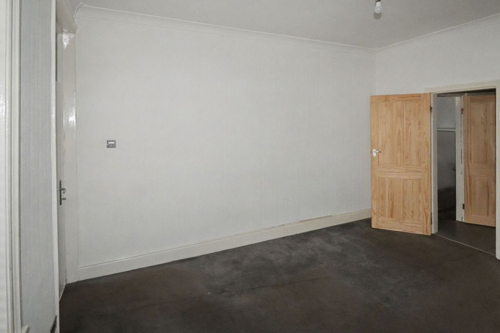 Property photo 3 of 15 35 Mona Street, Slaithwaite, Huddersfield, West Yorkshire, HD7 5Ej