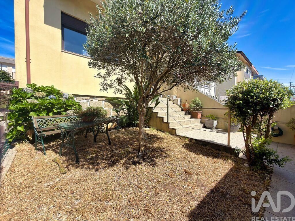 Property photo 3 of 32