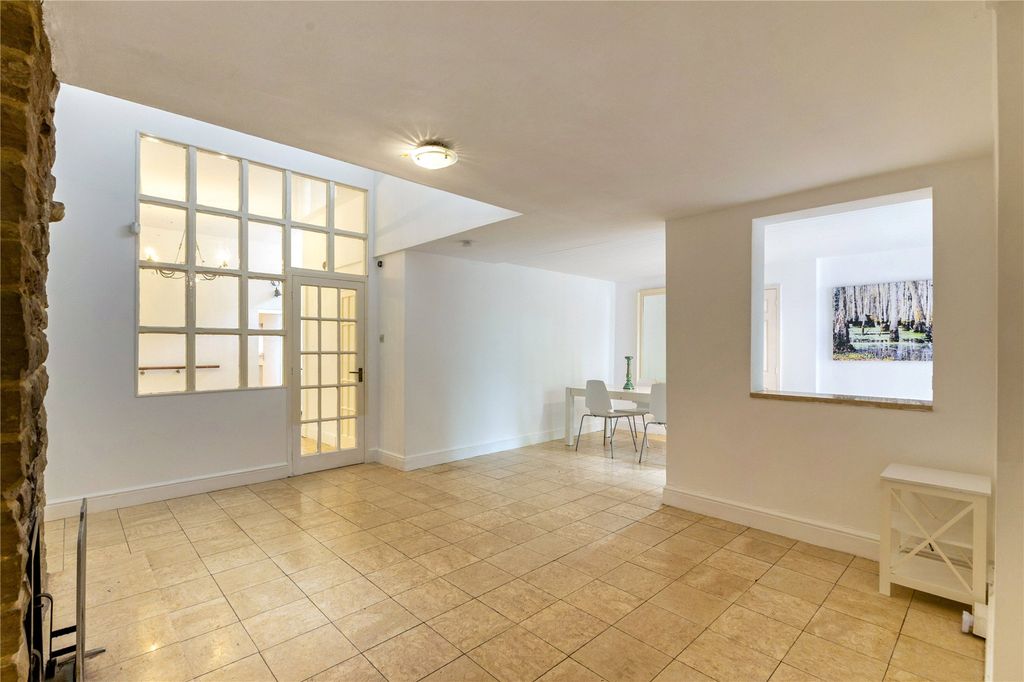 Property photo 3 of 20 Picture No. 04