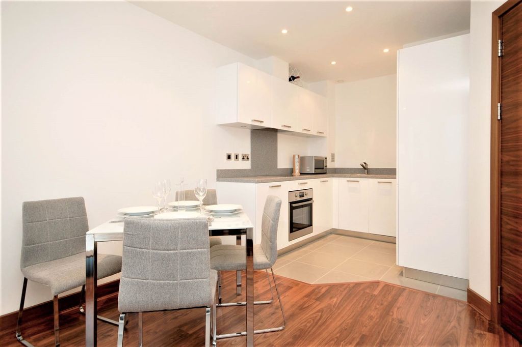 Property photo 2 of 6 Picture No. 11