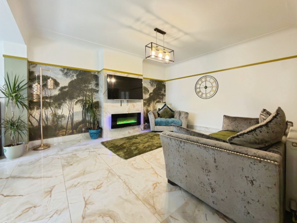 Property photo 3 of 16 Living Room