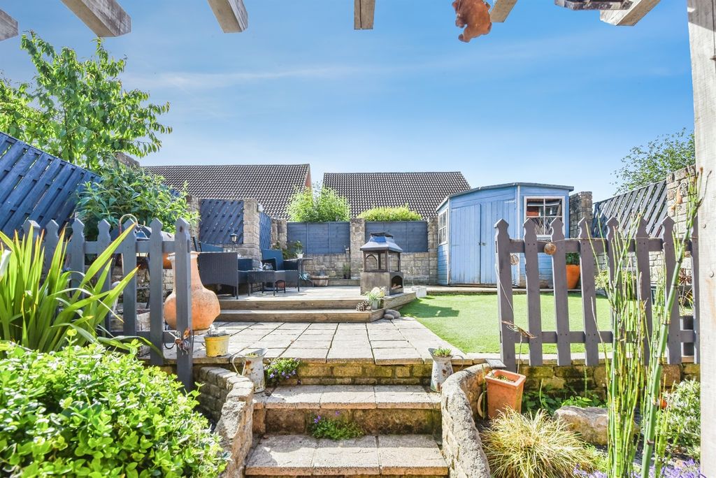 Property photo 2 of 13