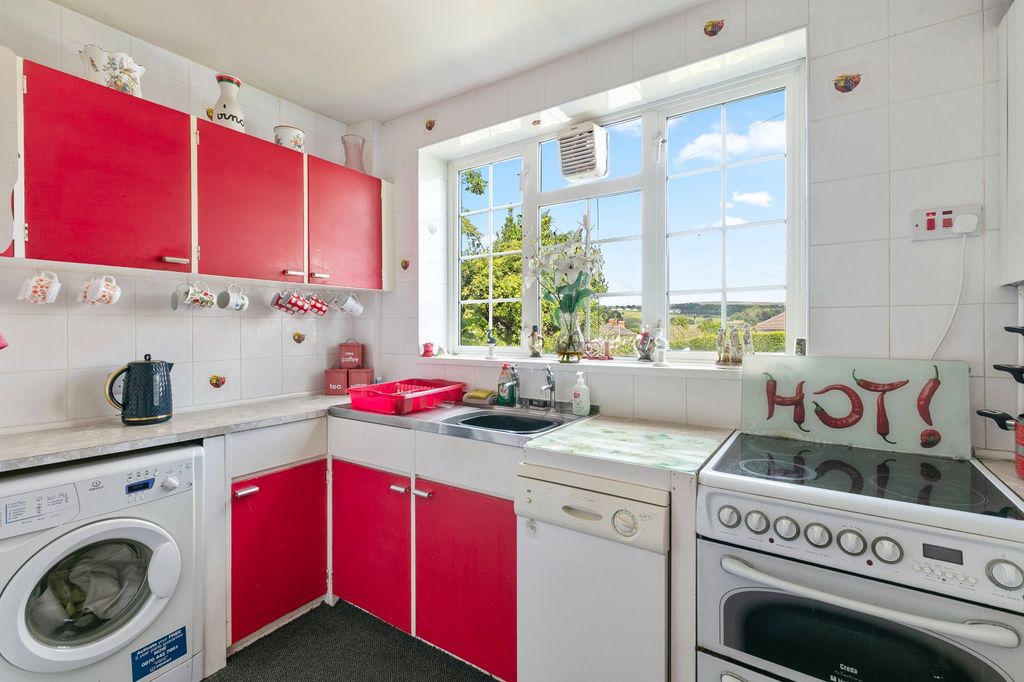 Property photo 3 of 18 Picture 3