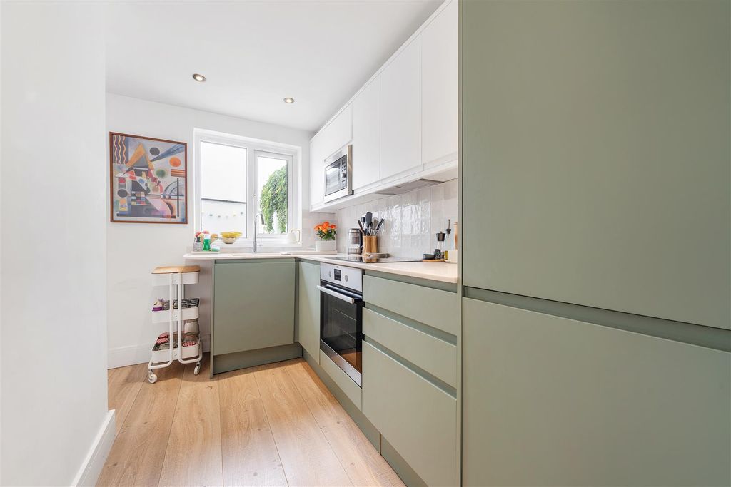 Property photo 2 of 13