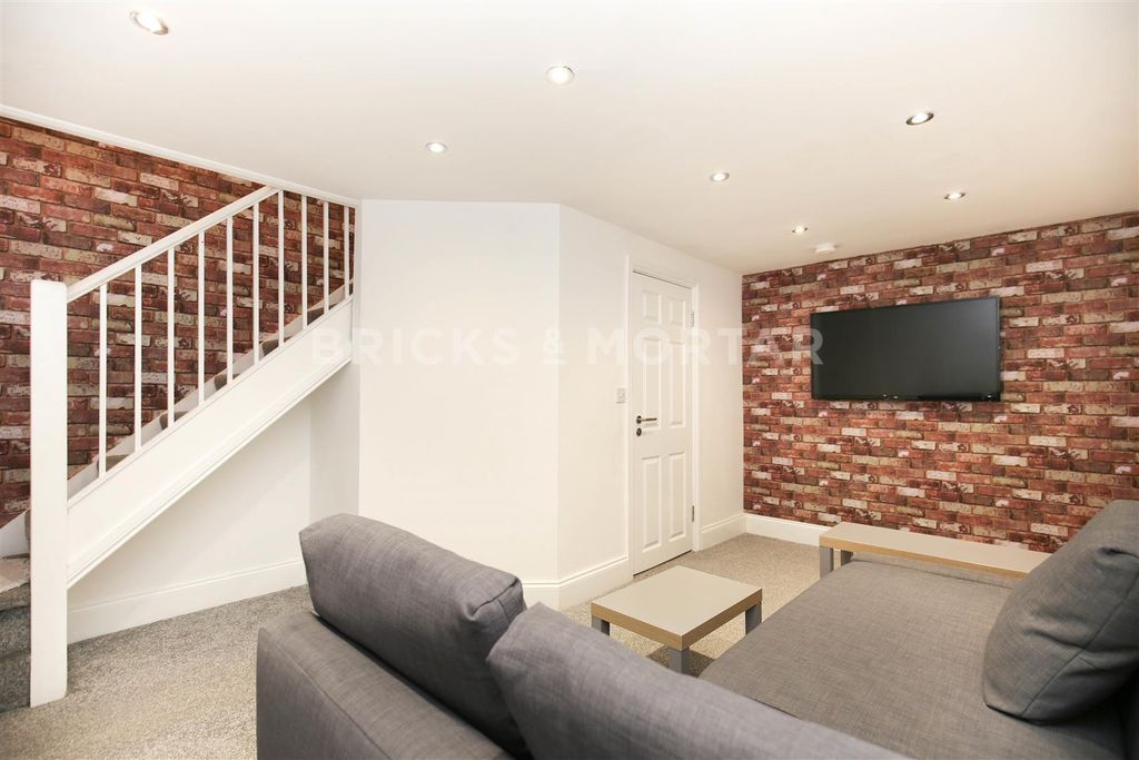 Property photo 2 of 22 Qjgog_A9Eyn9Pnri-Ehte7Imv3W.Jpg