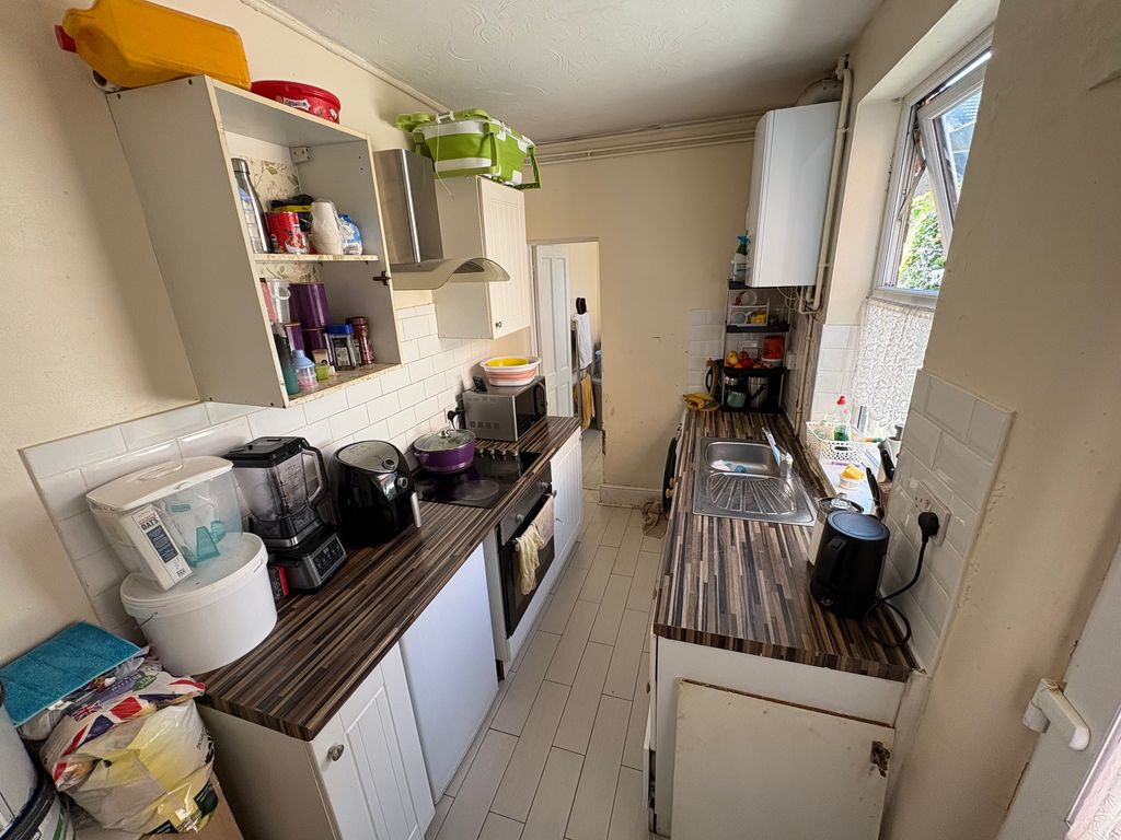 Property photo 2 of 17 Image
