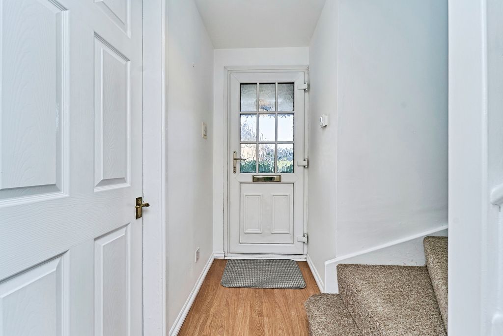 Property photo 2 of 15 Hallway