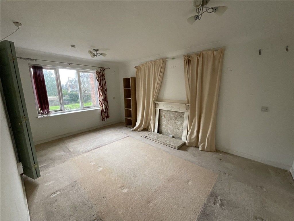 Property photo 2 of 10 Lounge