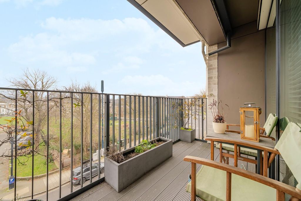 Property photo 3 of 15 Terrace.Jpg