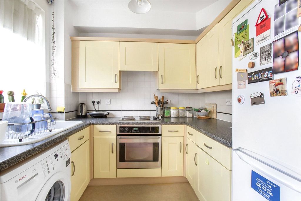 Property photo 3 of 8 Kitchen