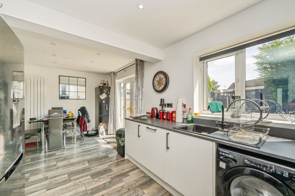 Property photo 3 of 18 Pbox-Img.Jpg