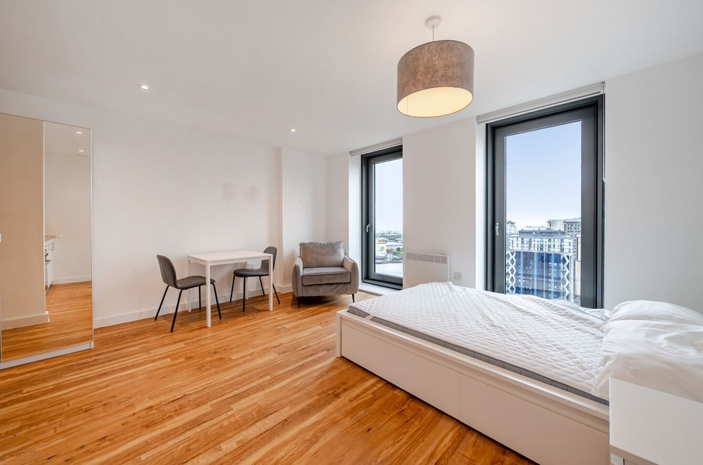 Property photo 3 of 11 1501241-4-1A0A981...