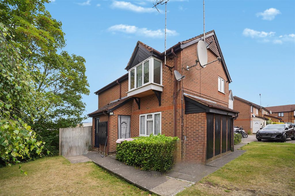 Property photo 3 of 7 19A Shepherds Walk - 0Bohesest0Hkkqpn3Jqq.Jpg