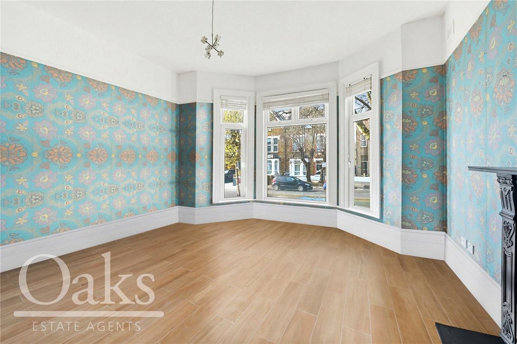 Property photo 2 of 8 Picture No. 12