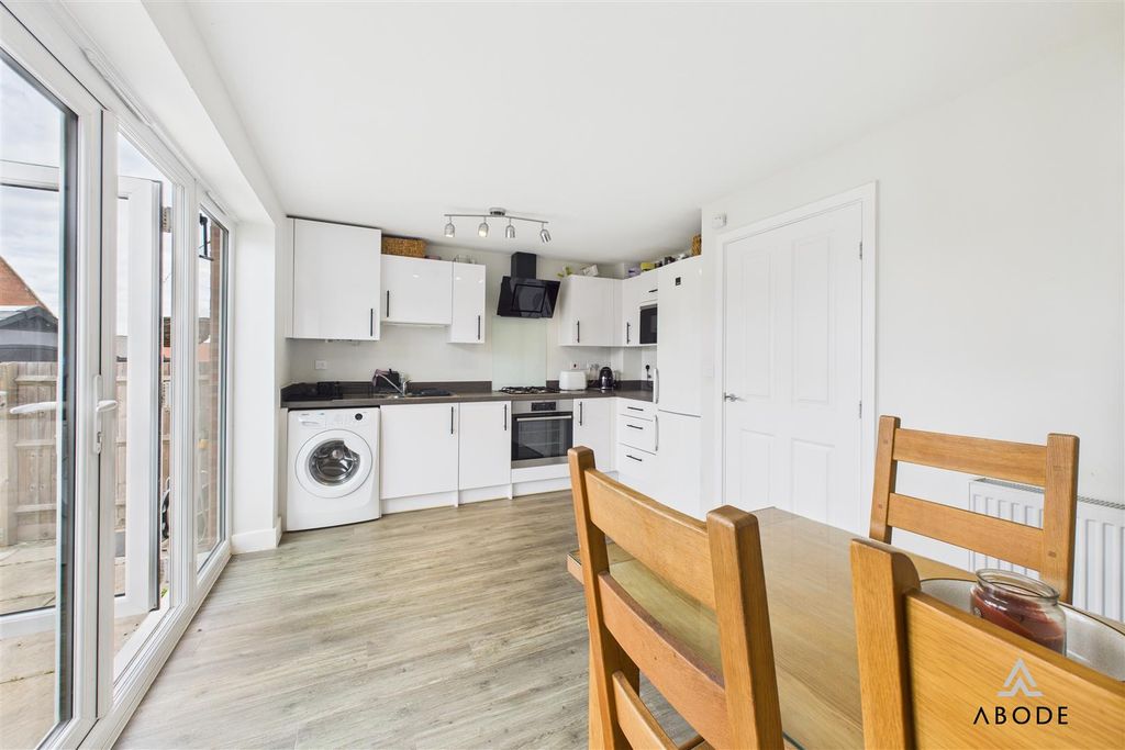 Property photo 3 of 17 Cam02544G0-Pr0304-Still008.Jpg