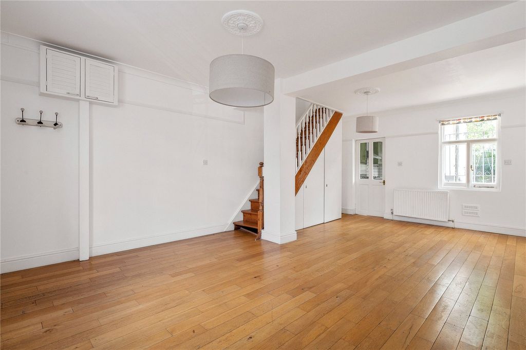 Property photo 2 of 20 Reception