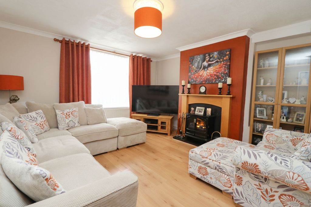 Property photo 3 of 22