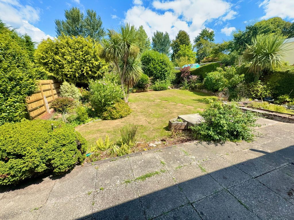 Property photo 2 of 22