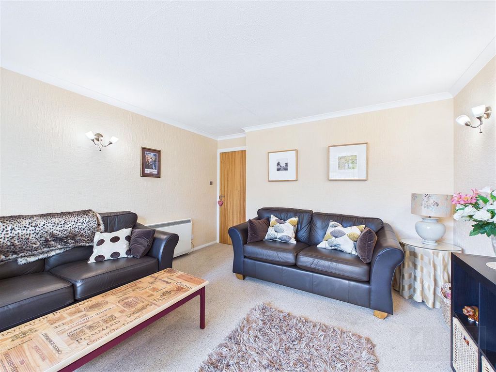 Property photo 3 of 23 Sitting Room