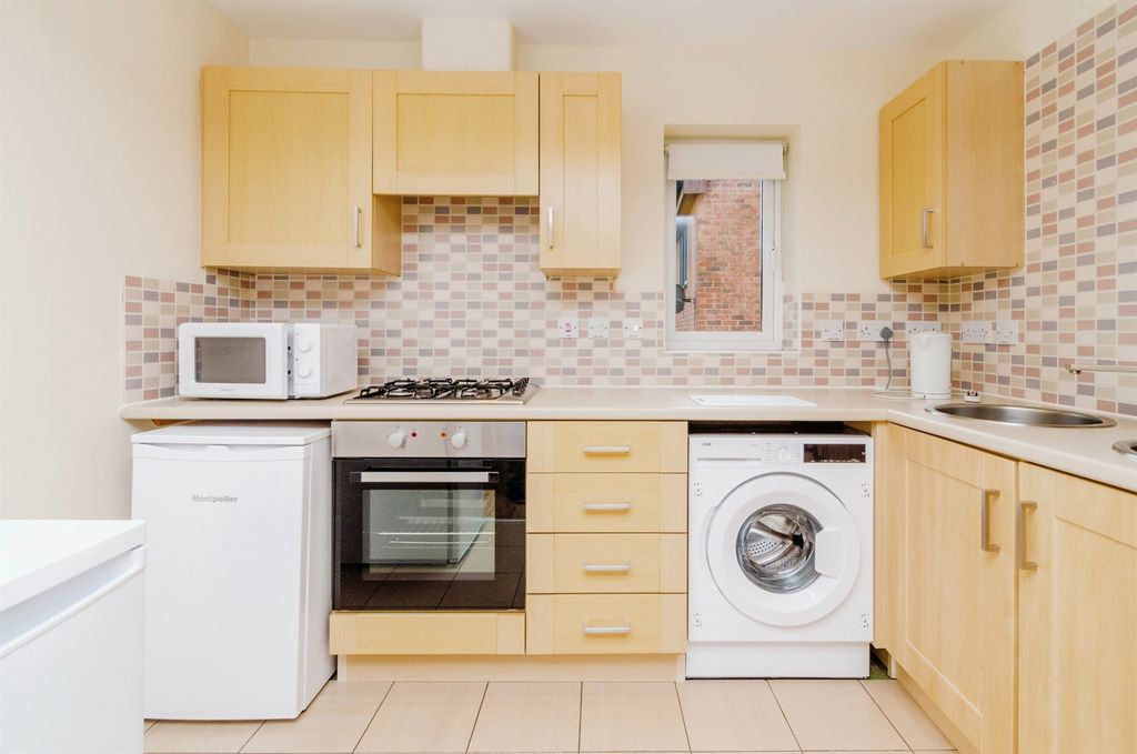 Property photo 2 of 13