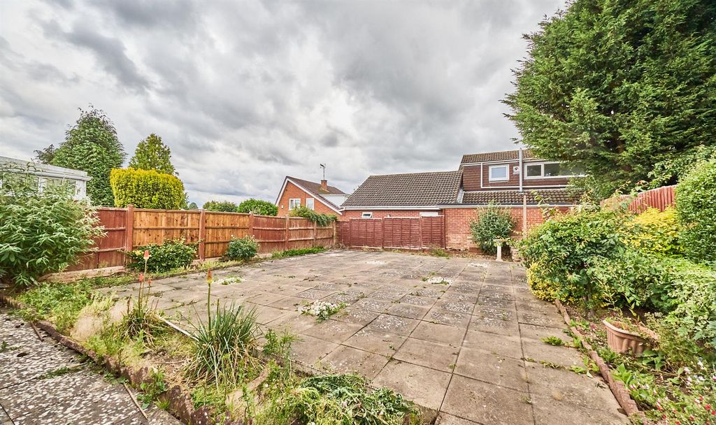 Property photo 3 of 10 Outside