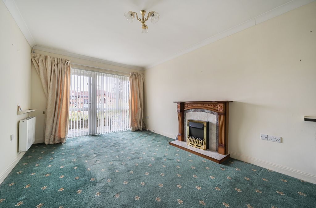 Property photo 2 of 9 1333819-7-688cc19E73A73
