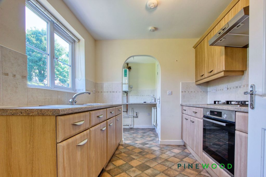 Property photo 3 of 20 Kitchen