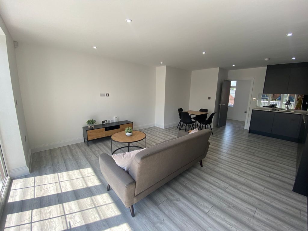 Property photo 3 of 9 Lounge 3