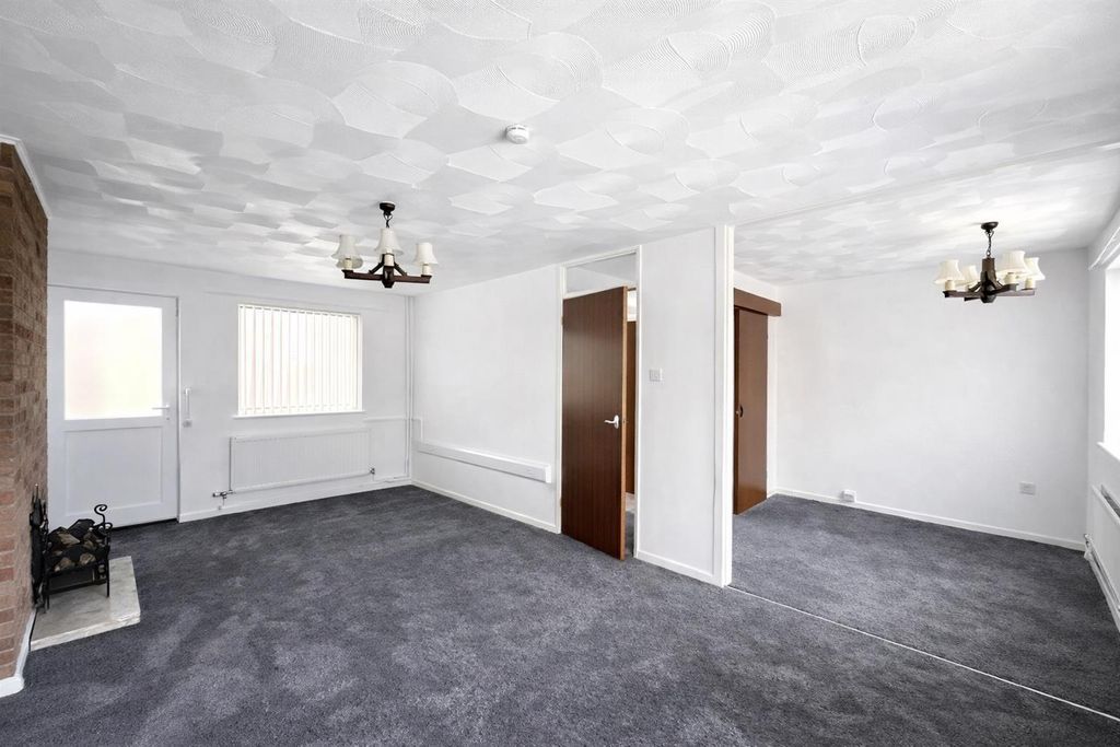 Property photo 2 of 7 5.Png