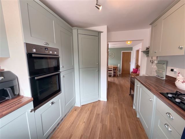 Property photo 3 of 21 Kitchen