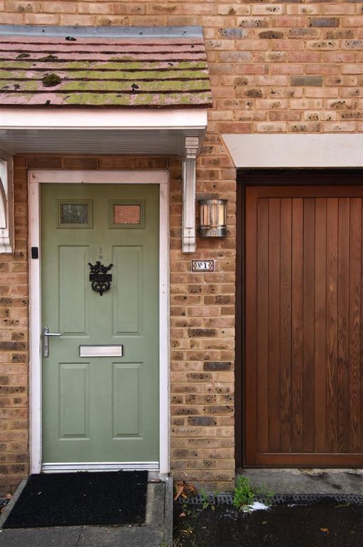 Property photo 2 of 11 Private Entrance