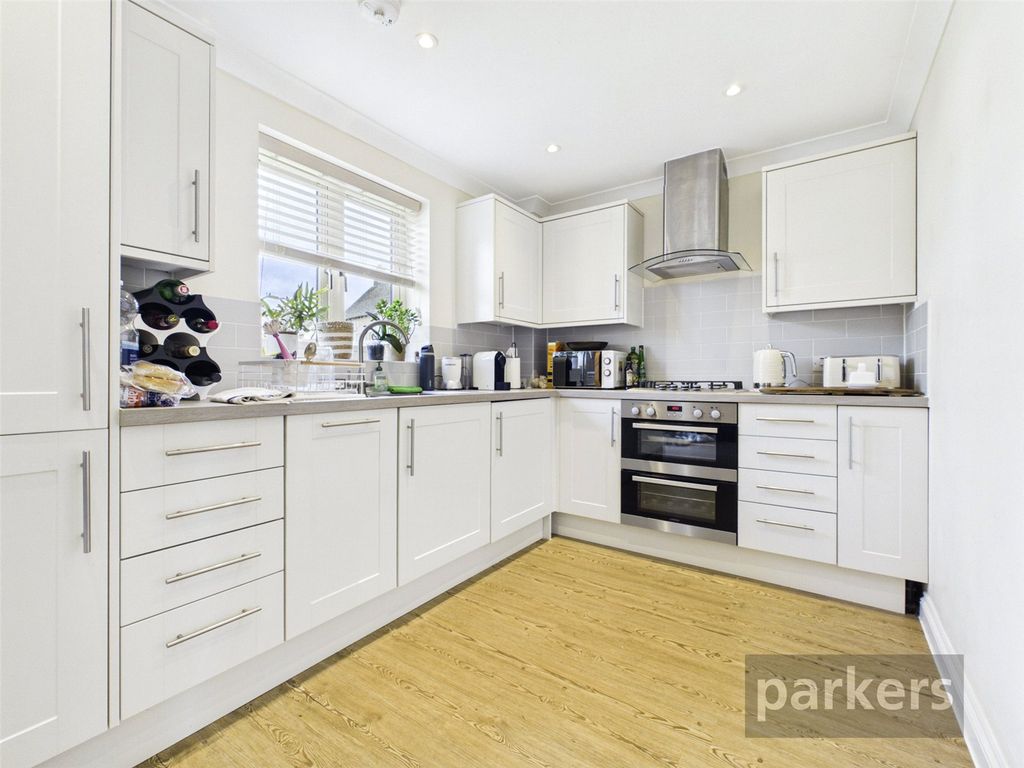 Property photo 2 of 20 Kitchen
