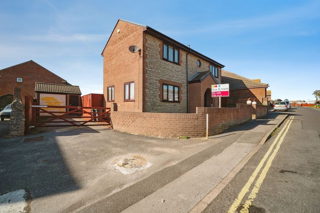 Property photo 3 of 16