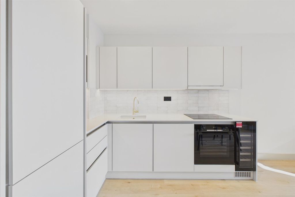 Property photo 3 of 12 5.Jpg