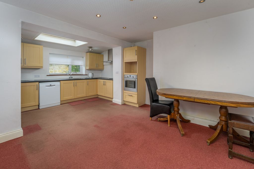 Property photo 3 of 30 Kitchen Diner-2