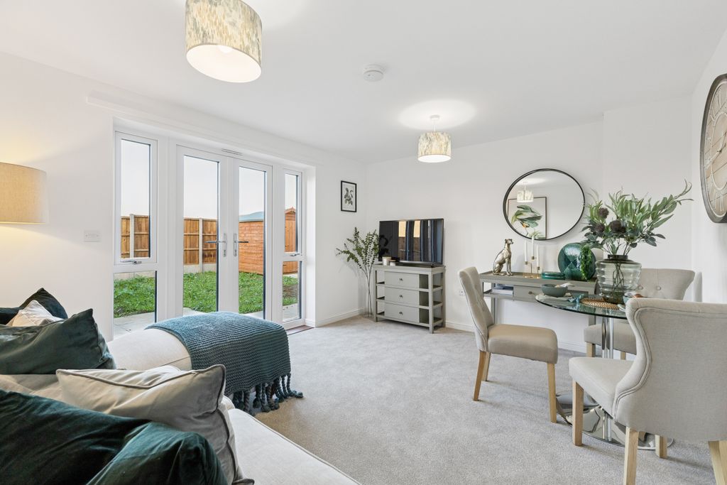 Property photo 3 of 12