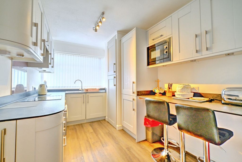 Property photo 2 of 13 Kitchen