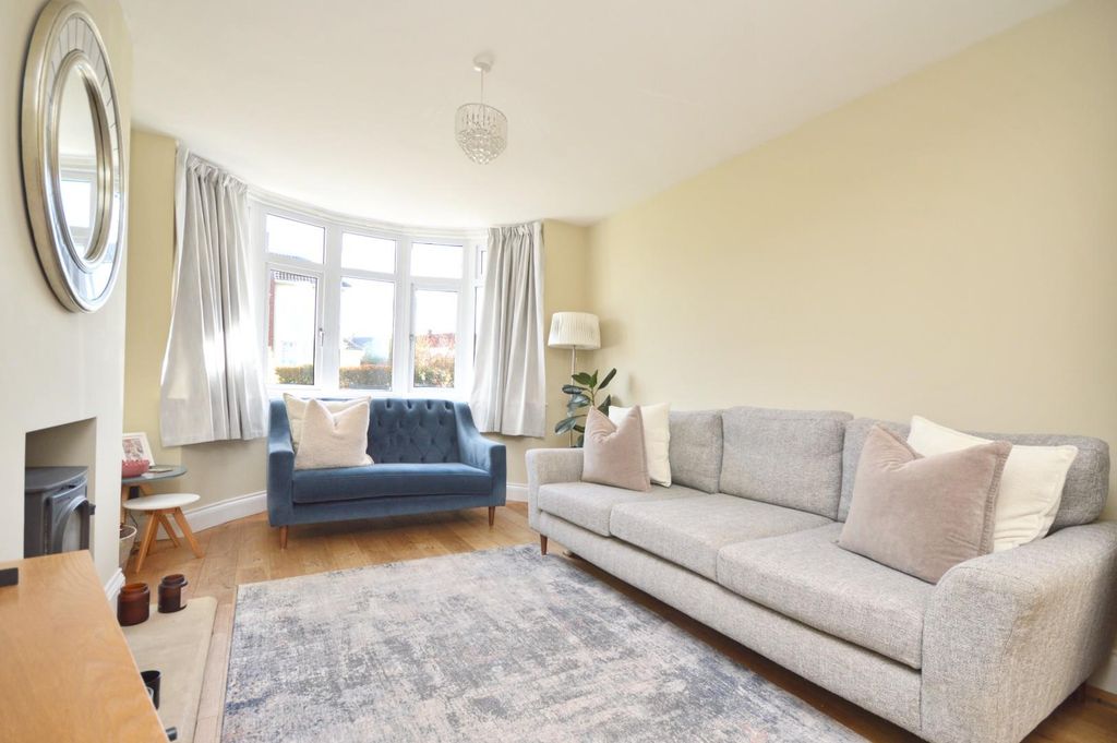 Property photo 2 of 24 Sitting Room