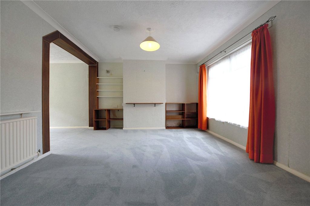 Property photo 3 of 12 Internal