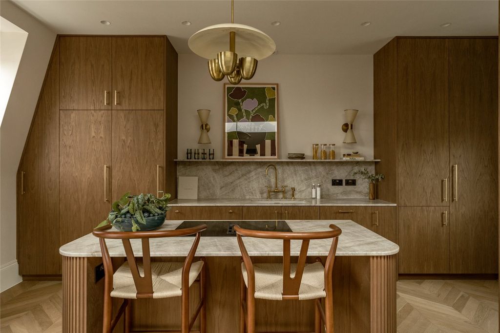 Property photo 2 of 12 Kitchen
