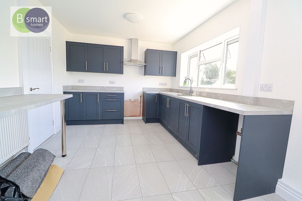 Property photo 3 of 10 Img_4233