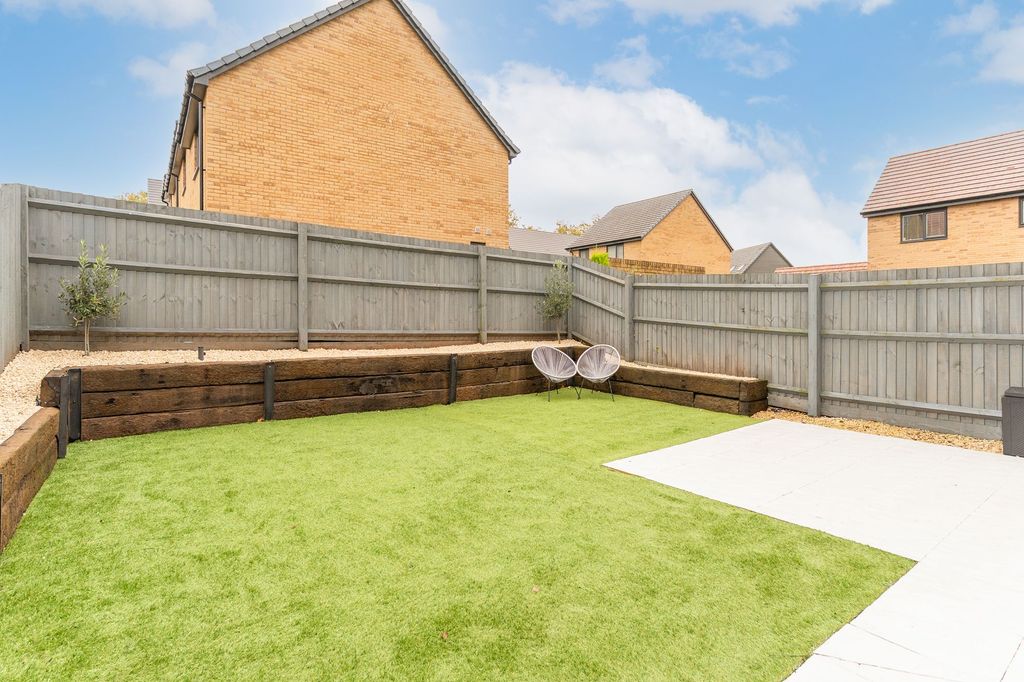 Property photo 2 of 24