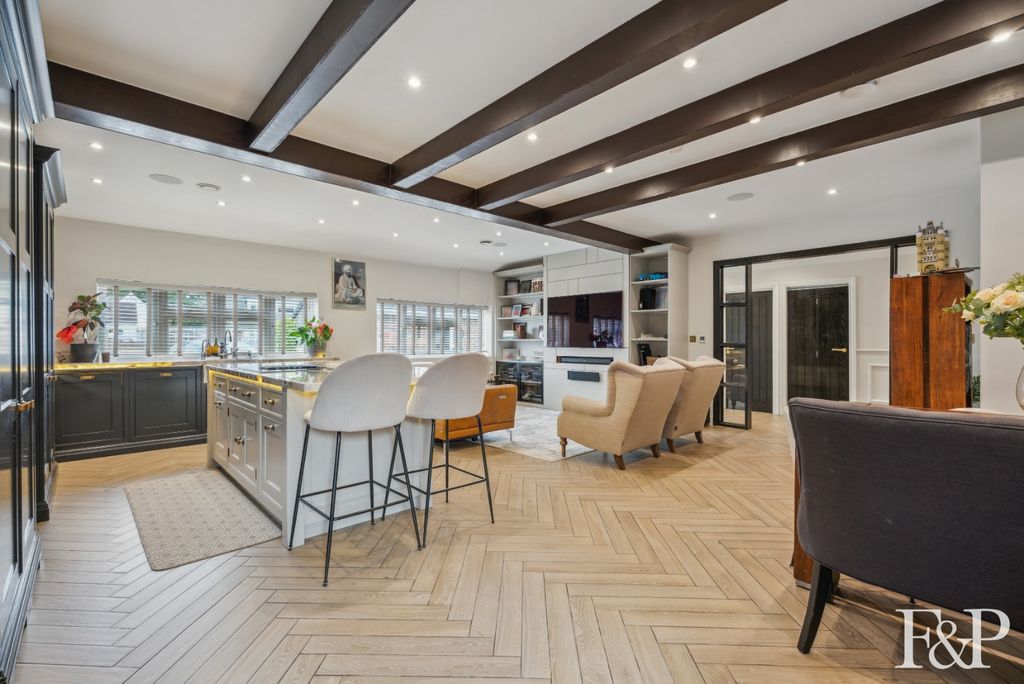 Property photo 1 of 16 4425953