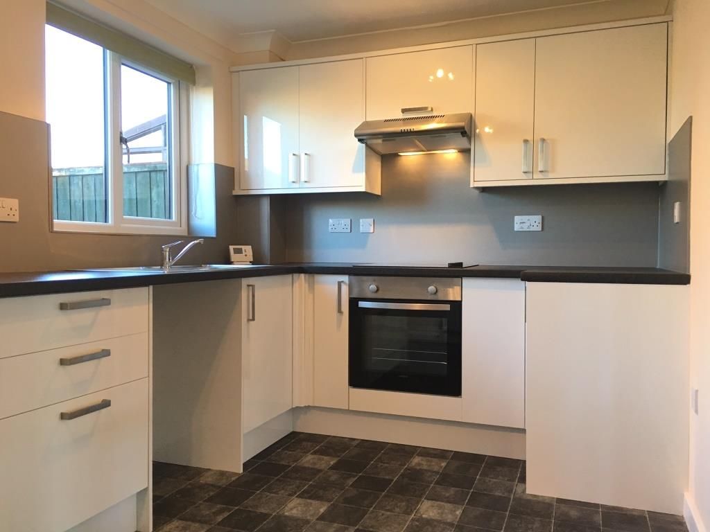 Property photo 3 of 6 Kitchen