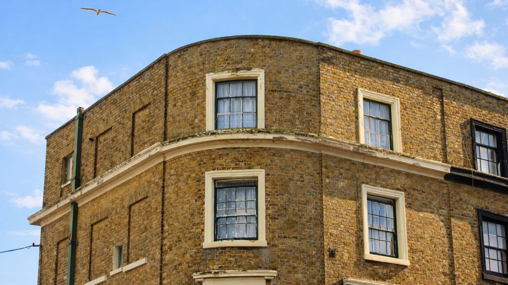 Property photo 1 of 5