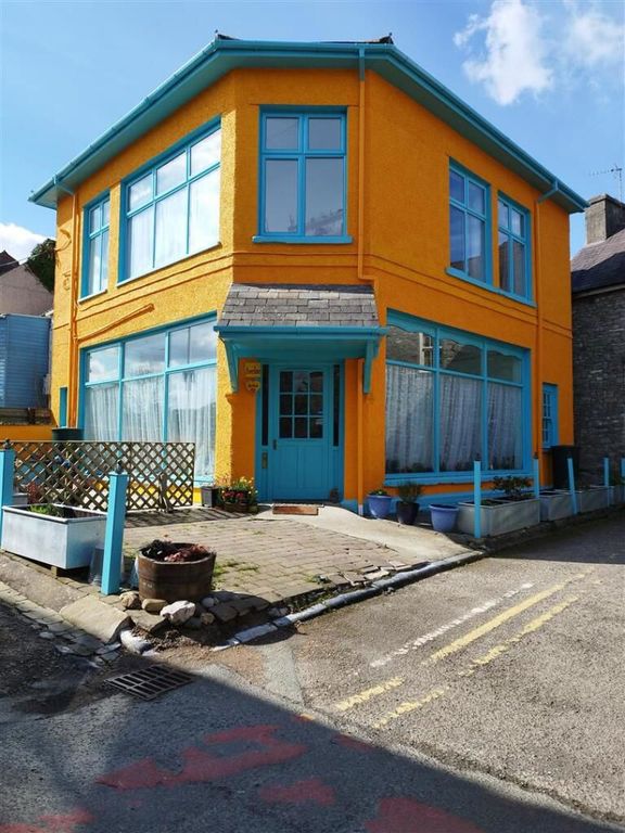 Property photo 1 of 21