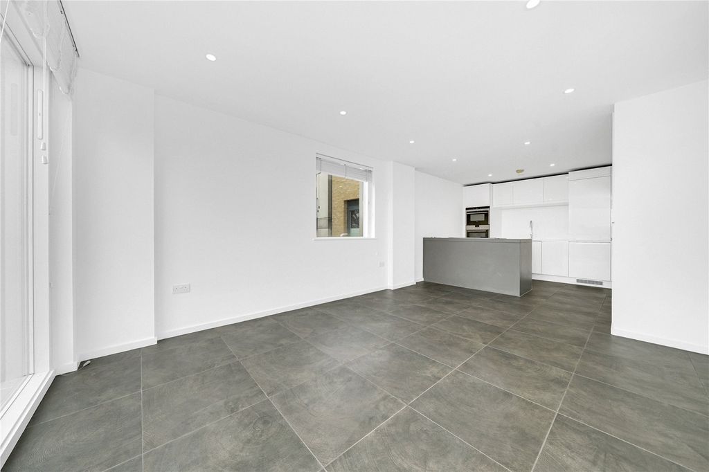 Property photo 2 of 19 Picture No. 41